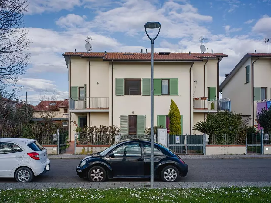 Immagine 33 di Casa bifamiliare in vendita  a Cascina