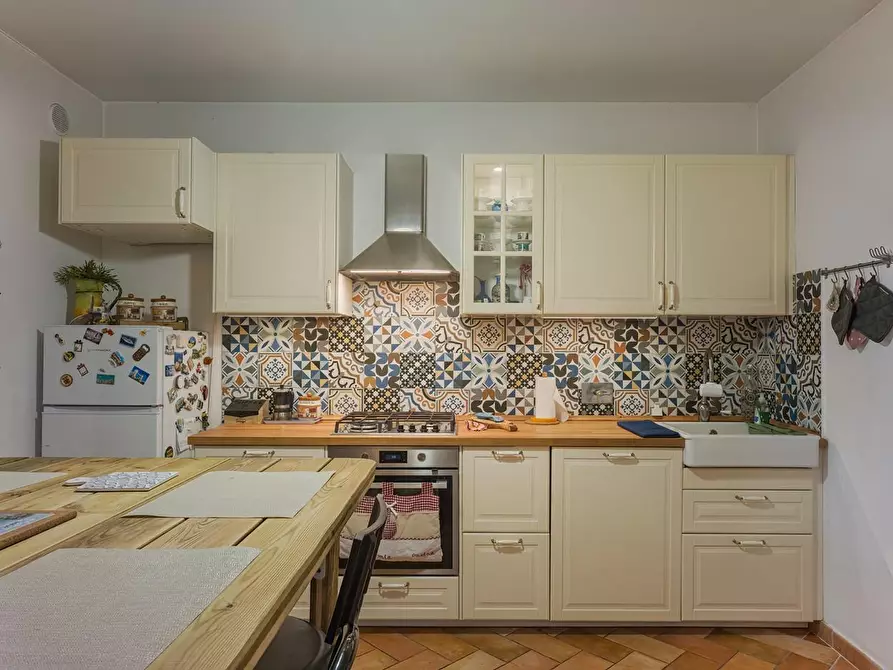 Immagine 8 di Casa bifamiliare in vendita  a Cascina