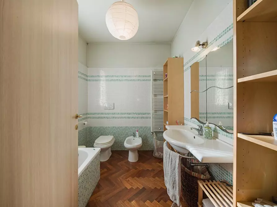 Immagine 12 di Casa bifamiliare in vendita  a Cascina