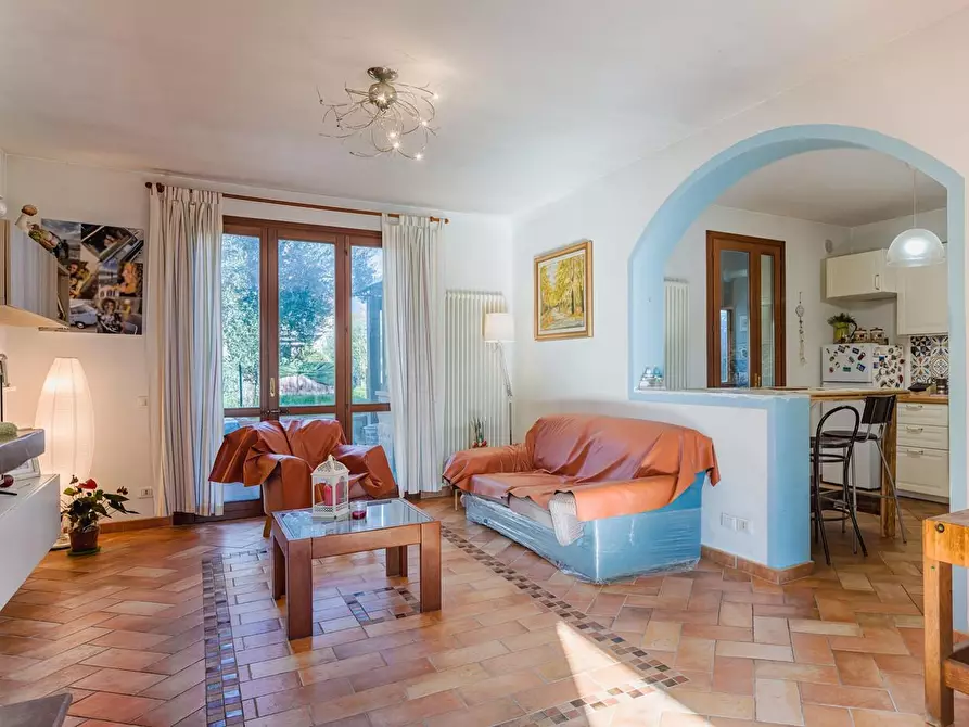 Immagine 2 di Casa bifamiliare in vendita  a Cascina