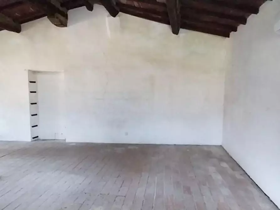 Immagine 31 di Rustico / casale in vendita  a Camaiore