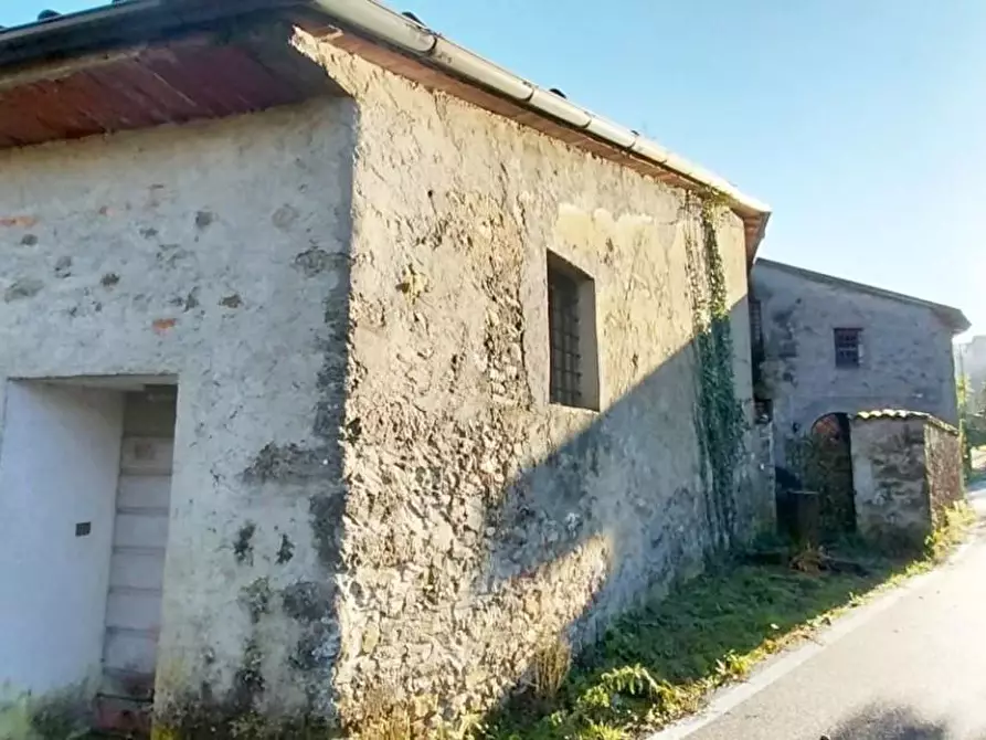 Immagine 43 di Rustico / casale in vendita  a Camaiore