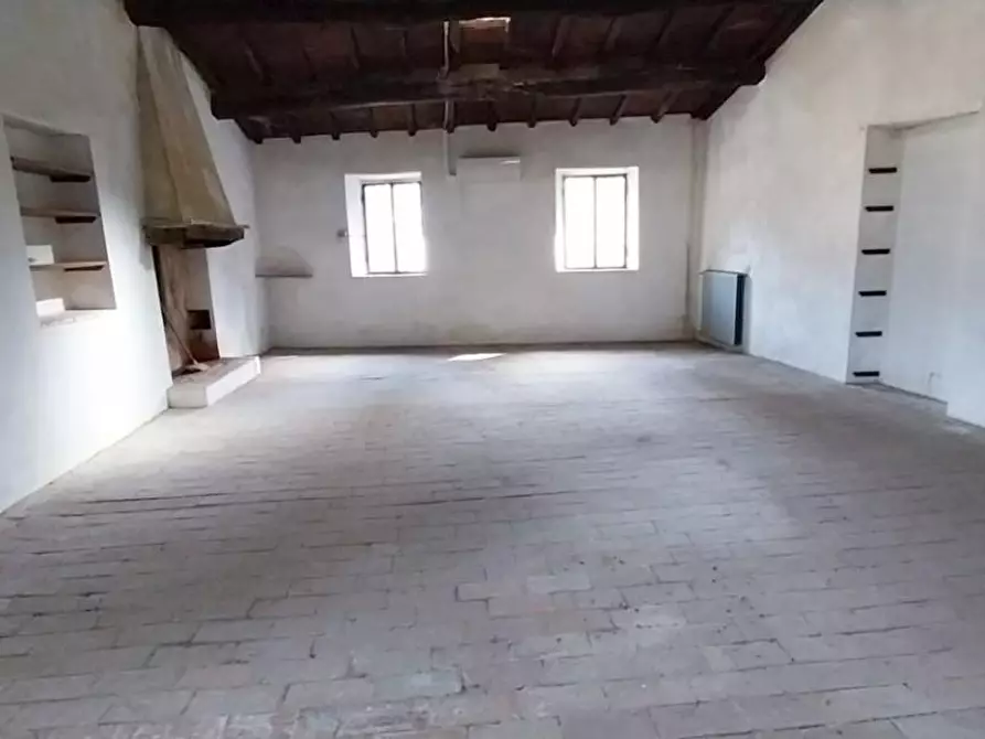 Immagine 32 di Rustico / casale in vendita  a Camaiore