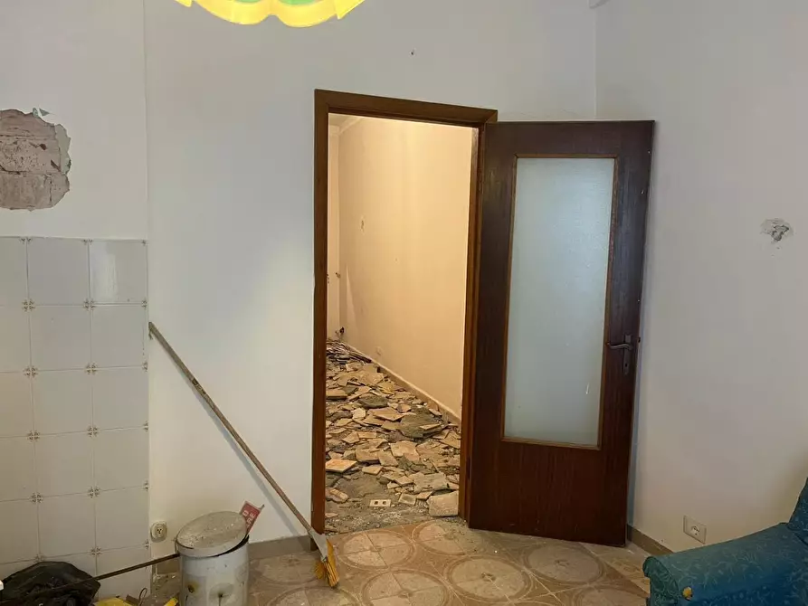 Immagine 2 di Appartamento in vendita  a Carrara