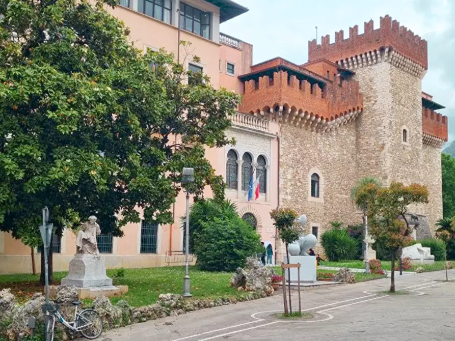 Immagine 10 di Appartamento in vendita  a Carrara