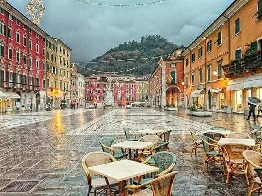 Immagine 13 di Appartamento in vendita  a Carrara