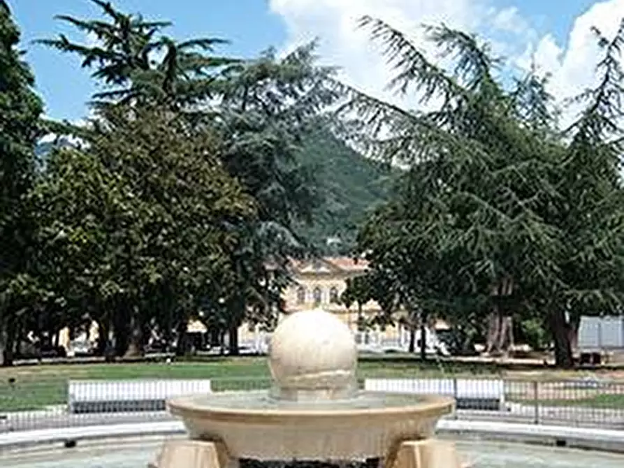 Immagine 12 di Appartamento in vendita  a Carrara