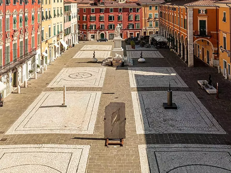 Immagine 9 di Appartamento in vendita  a Carrara