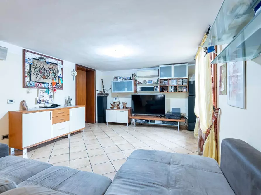 Immagine 5 di Villa in vendita  a Pisa