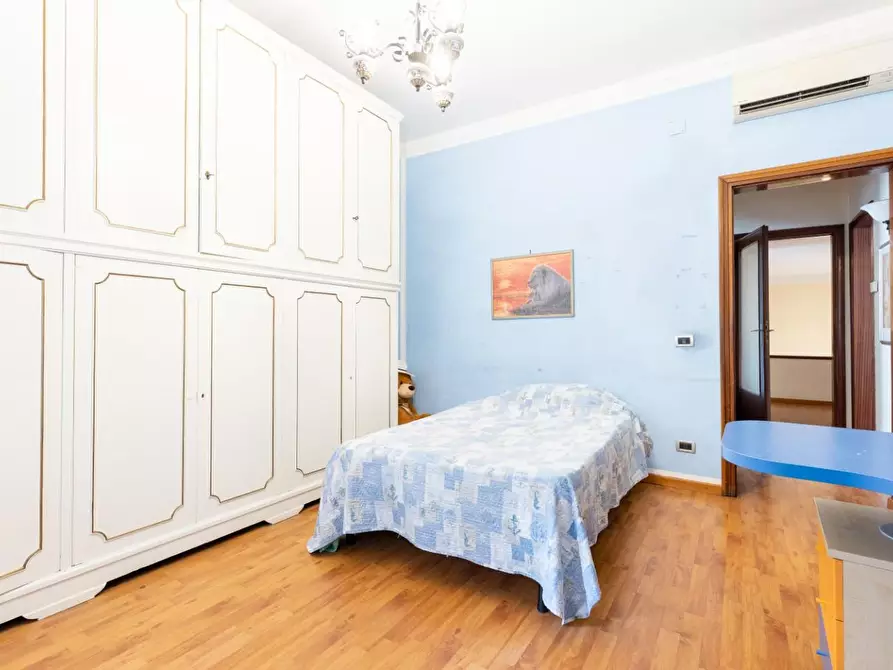 Immagine 15 di Villa in vendita  a Pisa