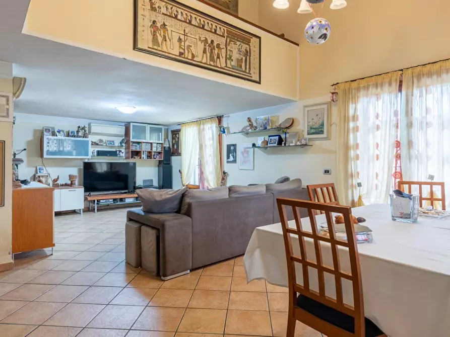 Immagine 2 di Villa in vendita  a Pisa