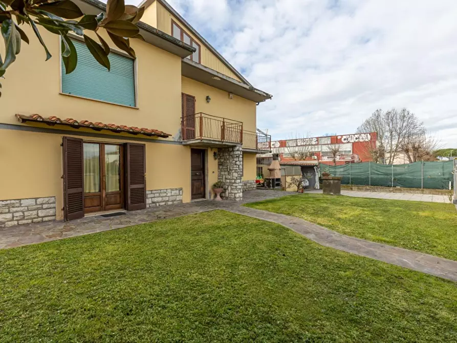 Immagine 22 di Villa in vendita  a Pisa
