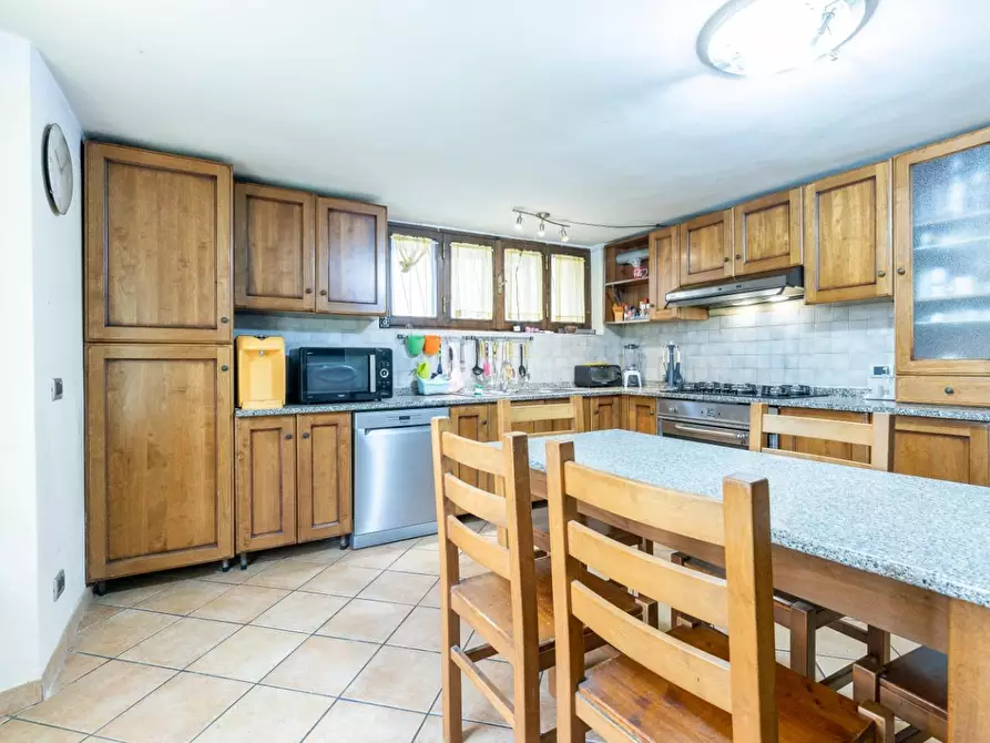 Immagine 9 di Villa in vendita  a Pisa