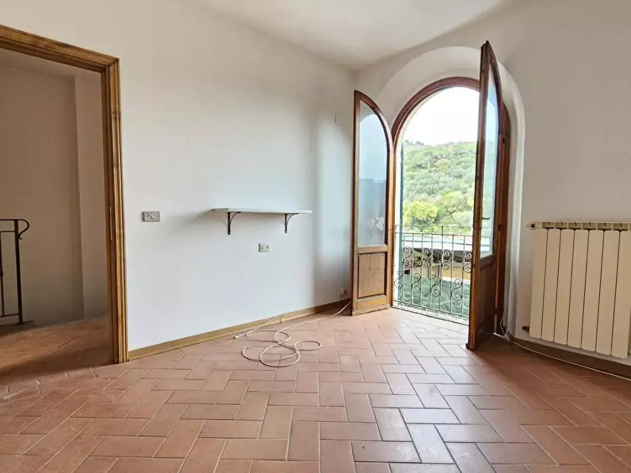 Immagine 15 di Appartamento in vendita  a Carmignano