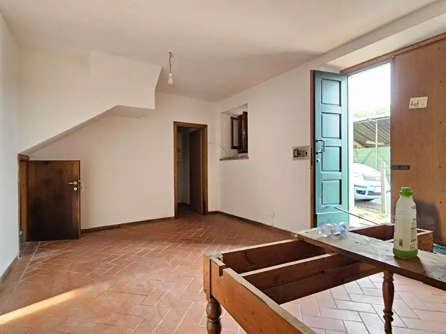 Immagine 2 di Appartamento in vendita  a Carmignano