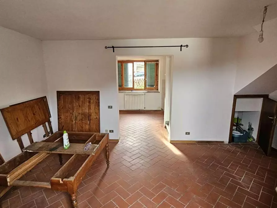 Immagine 6 di Appartamento in vendita  a Carmignano