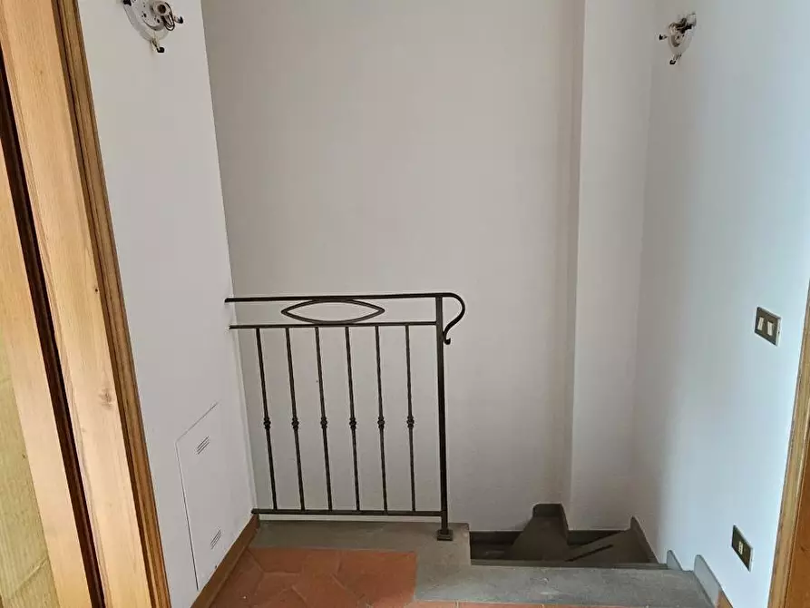 Immagine 14 di Appartamento in vendita  a Carmignano