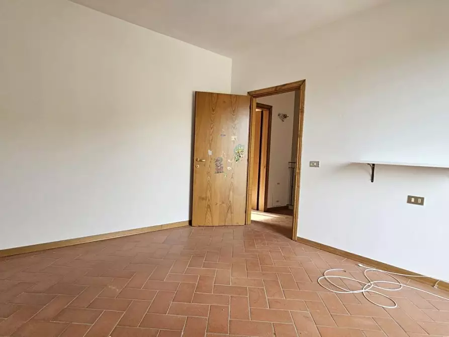 Immagine 17 di Appartamento in vendita  a Carmignano