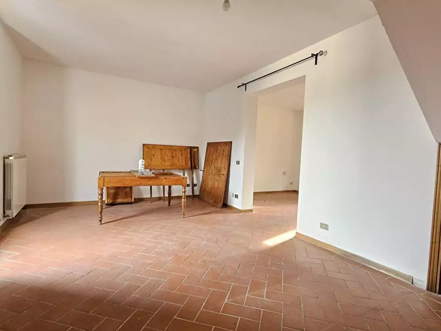 Immagine 4 di Appartamento in vendita  a Carmignano