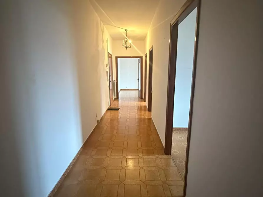 Immagine 3 di Appartamento in vendita  a Carrara