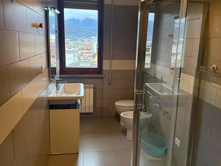 Immagine 7 di Appartamento in vendita  a Carrara