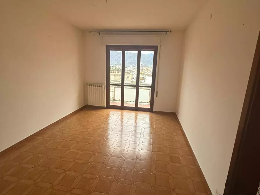 Immagine 10 di Appartamento in vendita  a Carrara