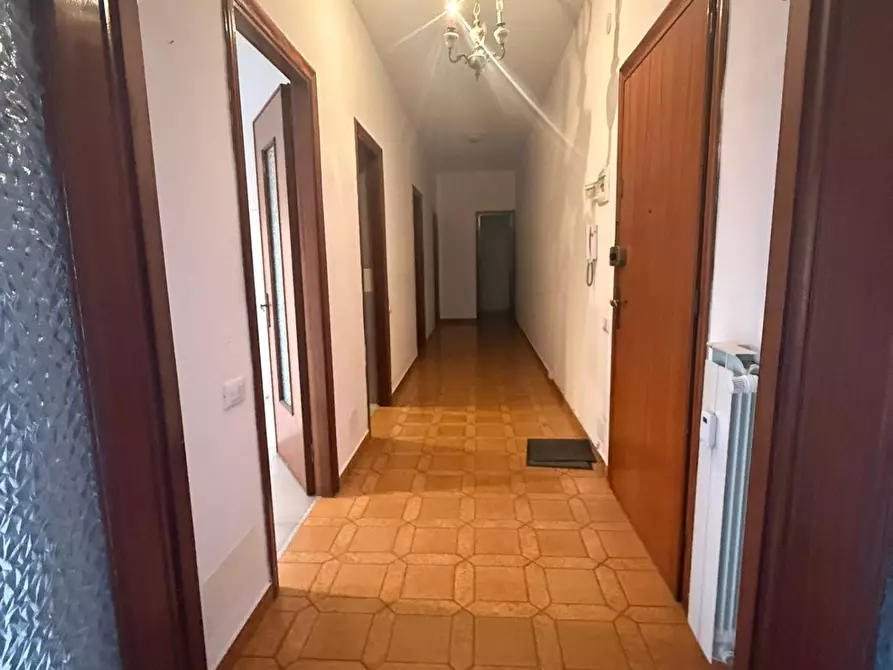 Immagine 11 di Appartamento in vendita  a Carrara