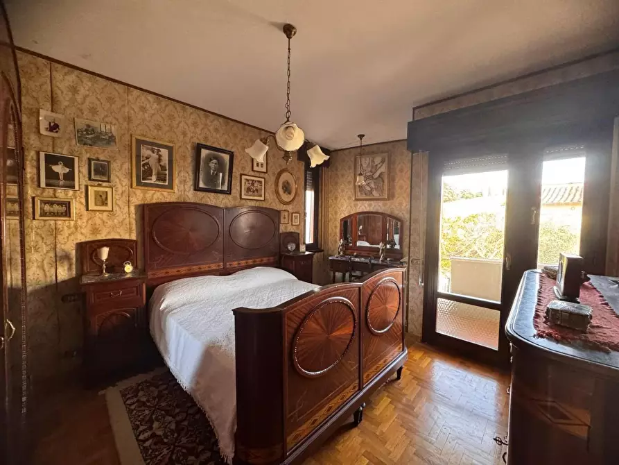 Immagine 12 di Villa in vendita  a Monticiano