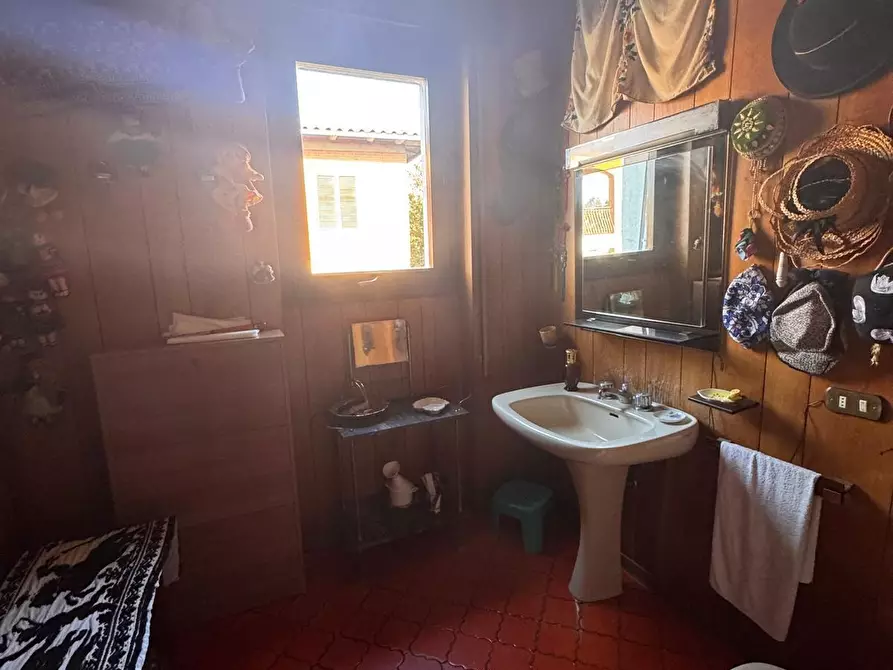 Immagine 7 di Villa in vendita  a Monticiano