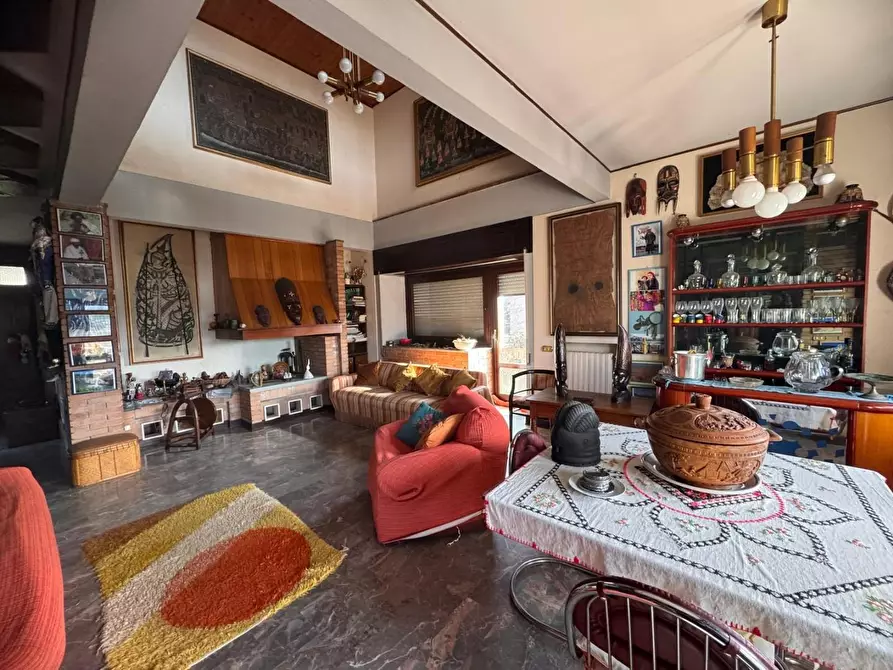 Immagine 1 di Villa in vendita  a Monticiano