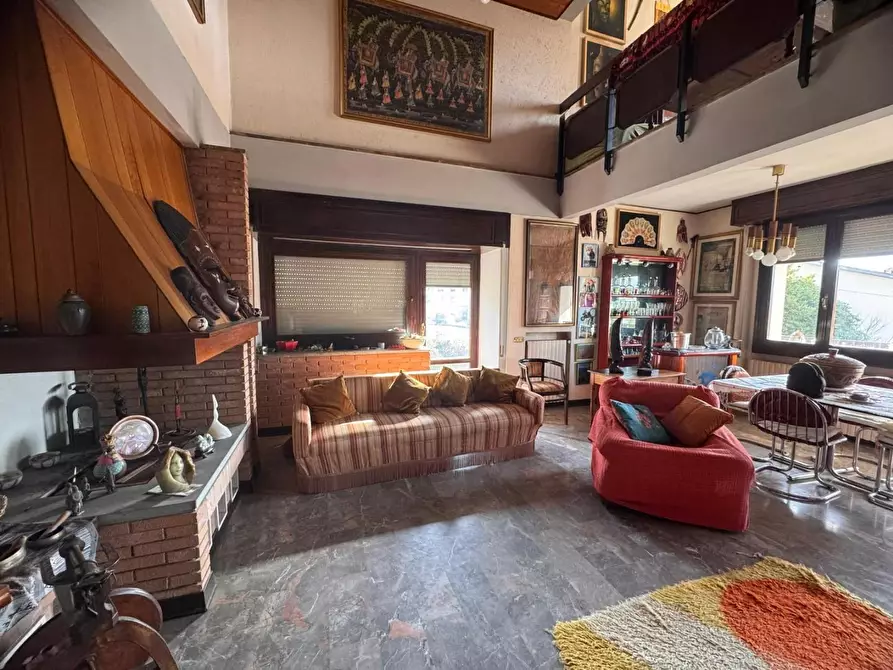 Immagine 4 di Villa in vendita  a Monticiano