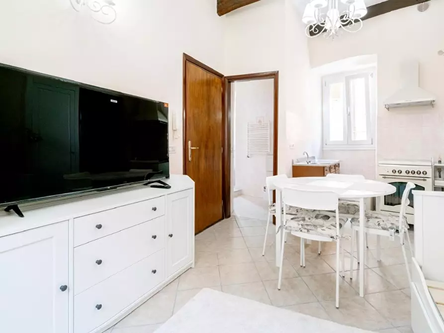 Immagine 1 di Appartamento in affitto  a Massa