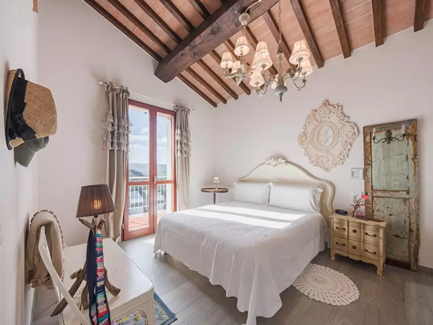 Immagine 9 di Casa indipendente in vendita  a Terricciola