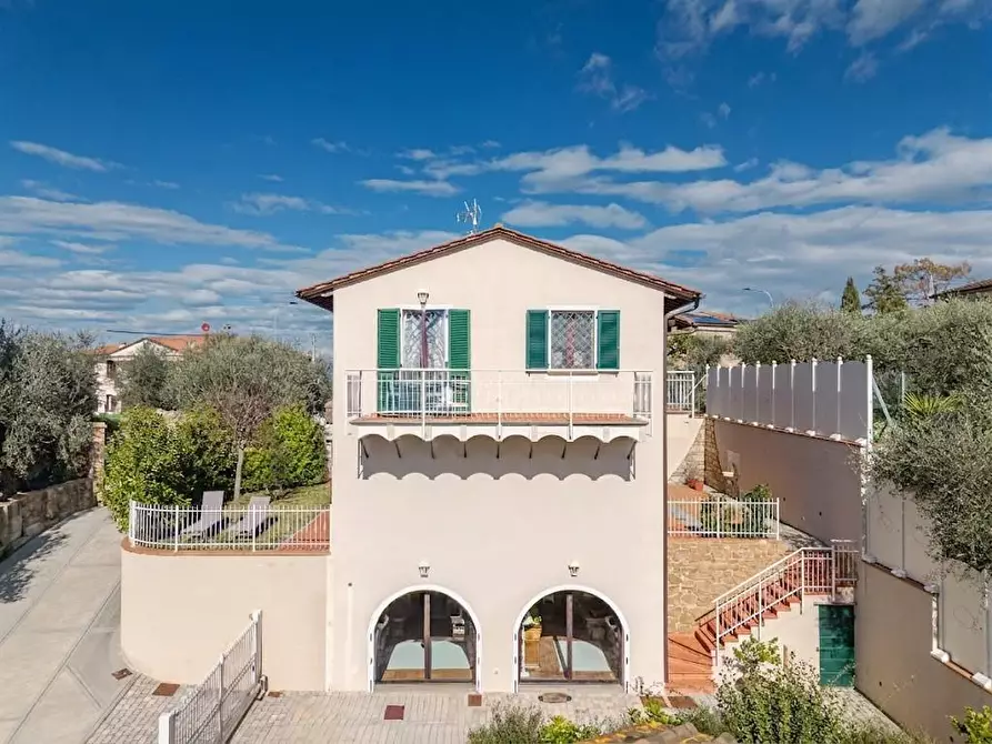 Immagine 2 di Casa indipendente in vendita  a Terricciola