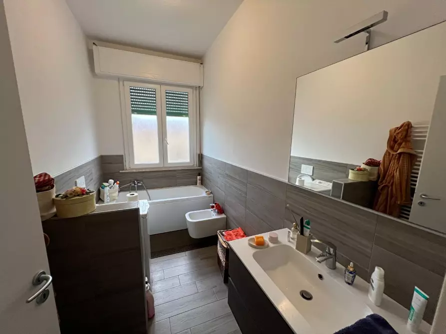 Immagine 21 di Appartamento in vendita  a Cecina