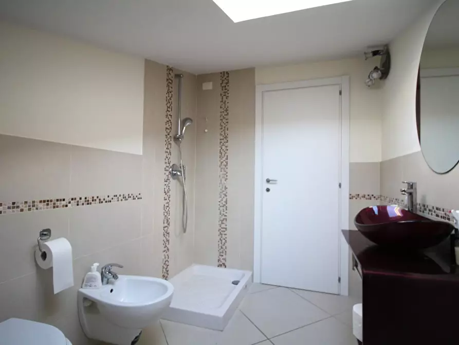 Immagine 32 di Casa trifamiliare in vendita  a San Giuliano Terme