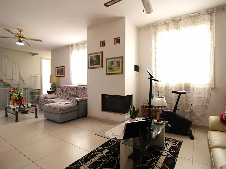 Immagine 4 di Casa trifamiliare in vendita  a San Giuliano Terme