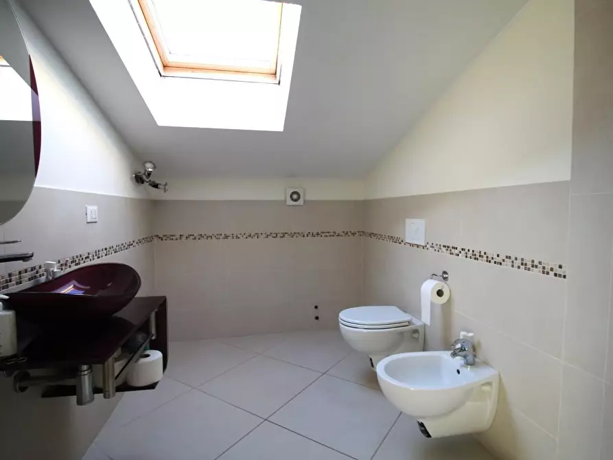 Immagine 31 di Casa trifamiliare in vendita  a San Giuliano Terme