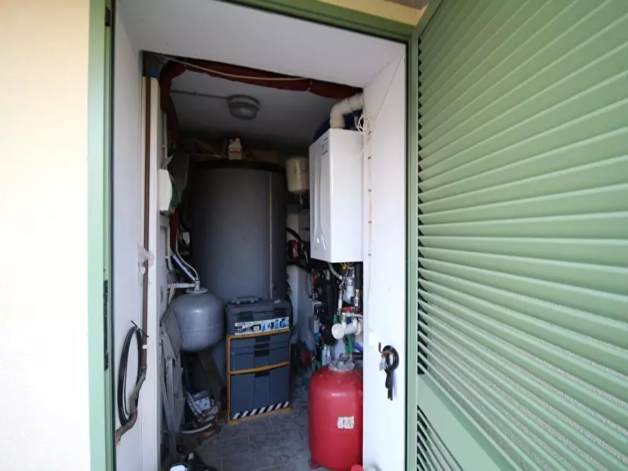Immagine 47 di Casa trifamiliare in vendita  a San Giuliano Terme