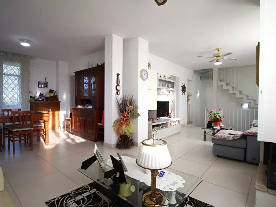 Immagine 11 di Casa trifamiliare in vendita  a San Giuliano Terme