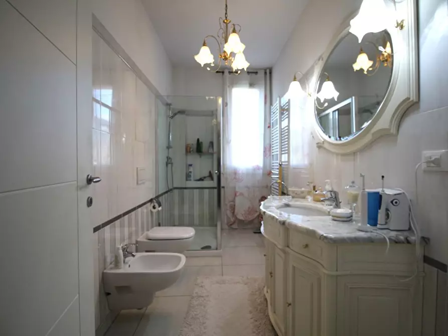 Immagine 17 di Casa trifamiliare in vendita  a San Giuliano Terme