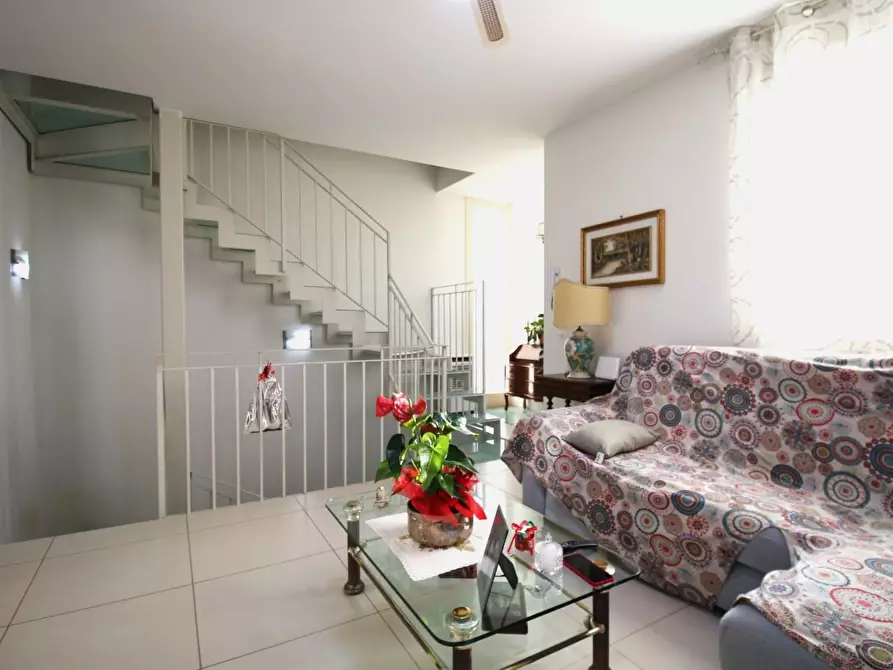 Immagine 6 di Casa trifamiliare in vendita  a San Giuliano Terme