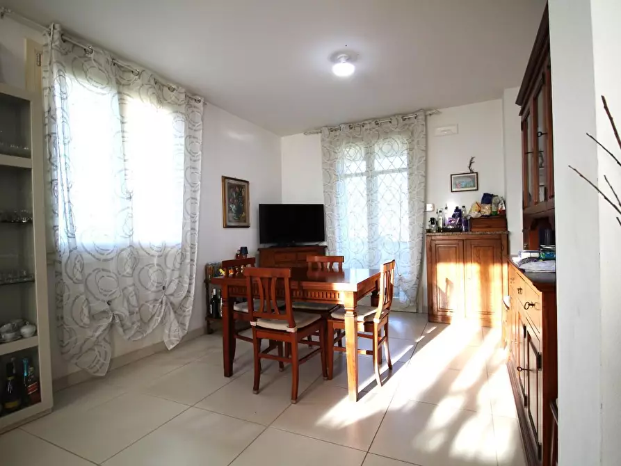 Immagine 13 di Casa trifamiliare in vendita  a San Giuliano Terme