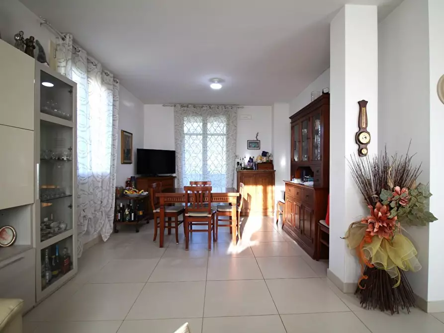 Immagine 12 di Casa trifamiliare in vendita  a San Giuliano Terme