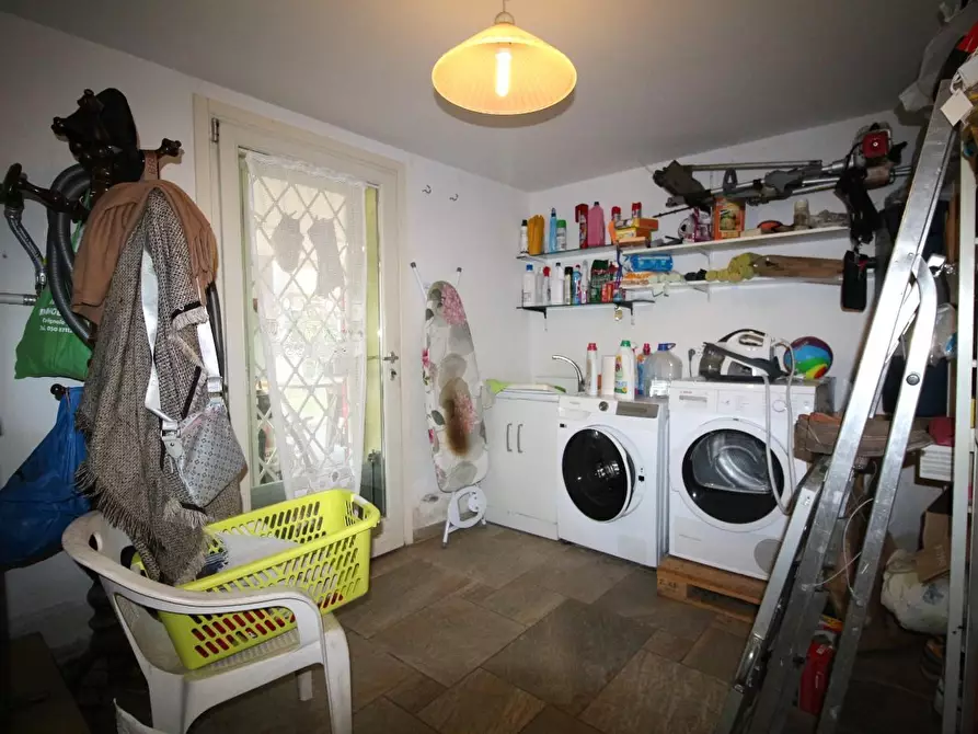 Immagine 36 di Casa trifamiliare in vendita  a San Giuliano Terme