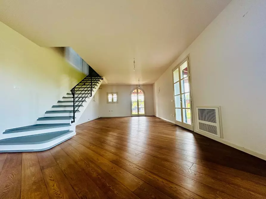 Immagine 2 di Casa bifamiliare in vendita  a Empoli