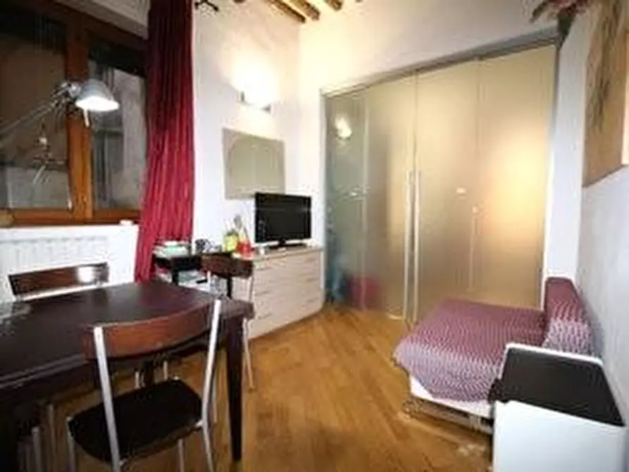 Immagine 9 di Appartamento in vendita  a Pisa