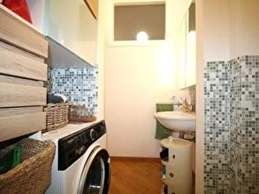 Immagine 11 di Appartamento in vendita  a Pisa