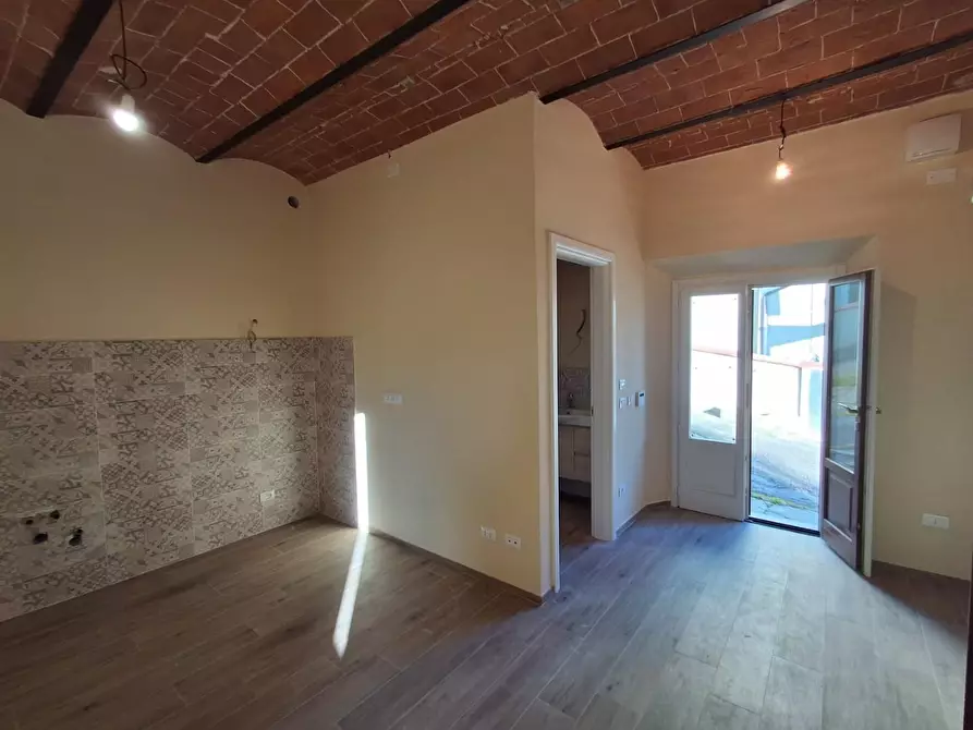 Immagine 12 di Appartamento in vendita  a San Giuliano Terme