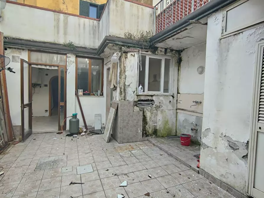 Immagine 8 di Villa in vendita  a Viareggio